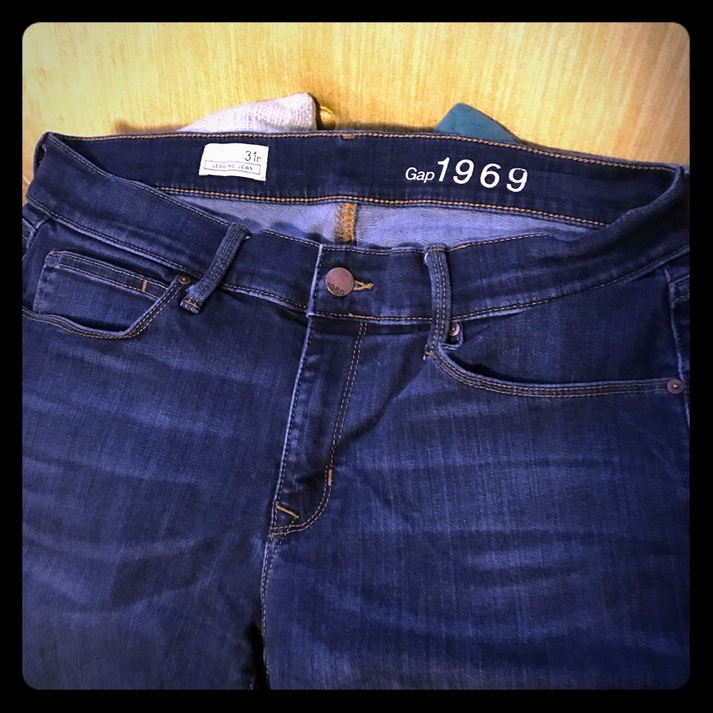 Medium Wash Gap Legging Jean - Great Condition
